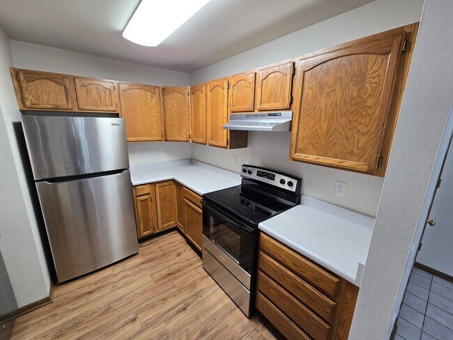 Building Photo - 1001-1017 Rockefeller Ln