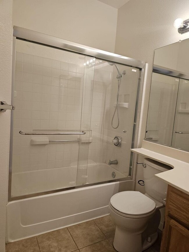 Building Photo - Modern 3BD/3BA Townhouse in Prime Union Ci...