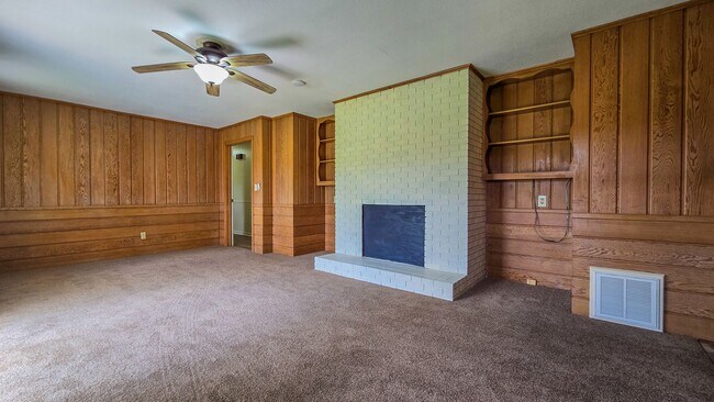 Building Photo - 2460 Sedalia Dr