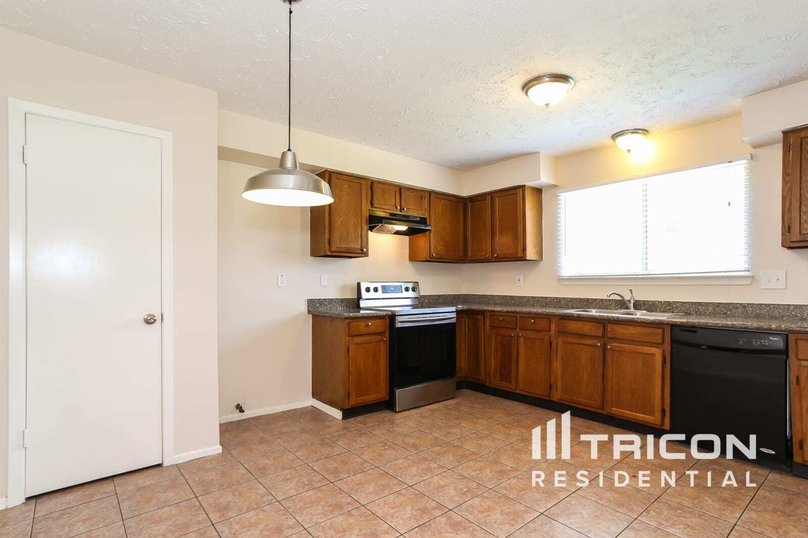 Building Photo - 3738 Xenophon Dr