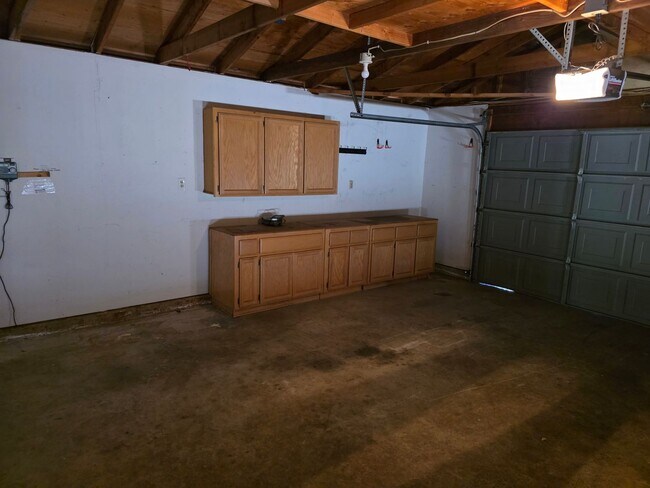Building Photo - Charming Family Home for Rent in Auburn, C...