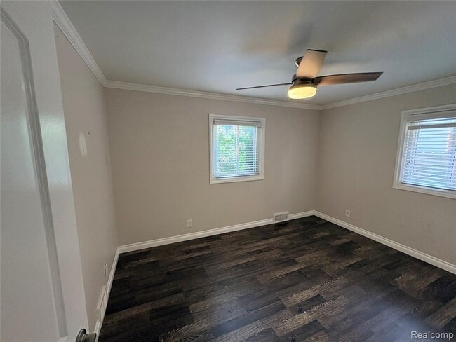 Building Photo - 1341 Catalpa Dr