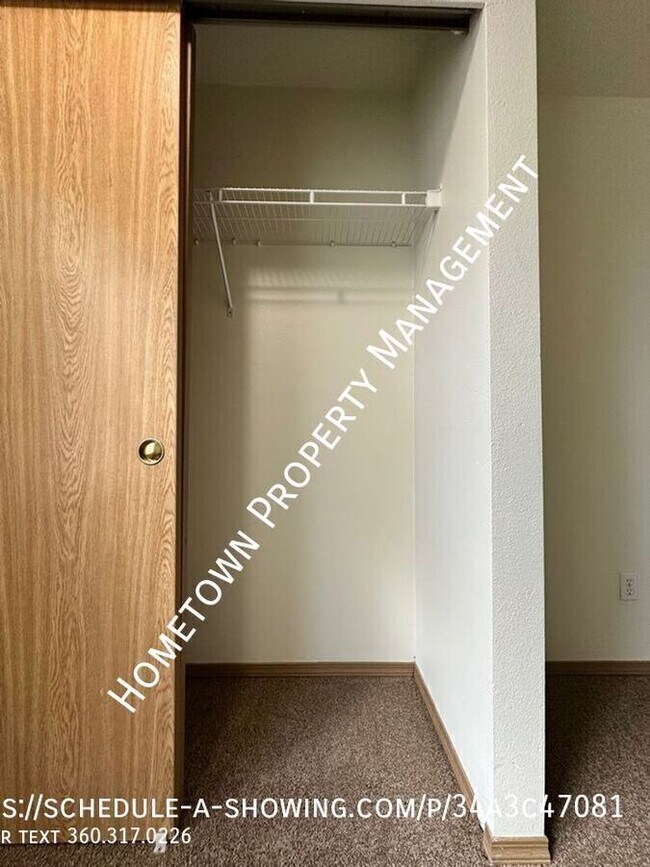 Building Photo - 6763 Steamer Dr SE