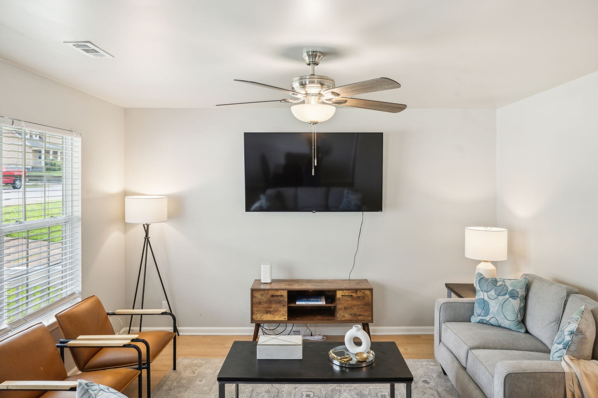 Building Photo - 226 Treutland Ave