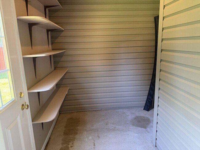 Building Photo - 509 Amazon Dr