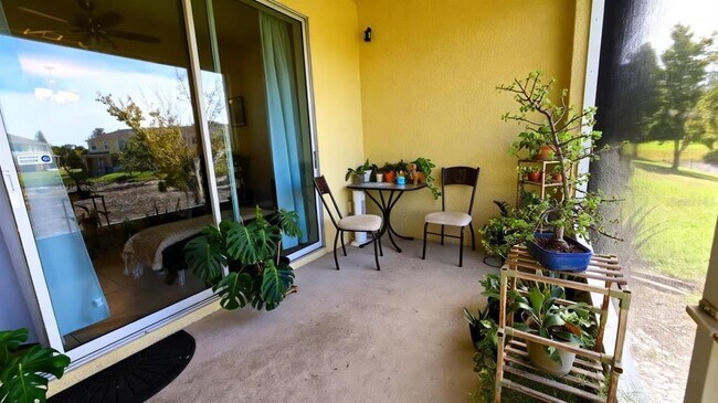 Building Photo - 4085 Shadetree Ln