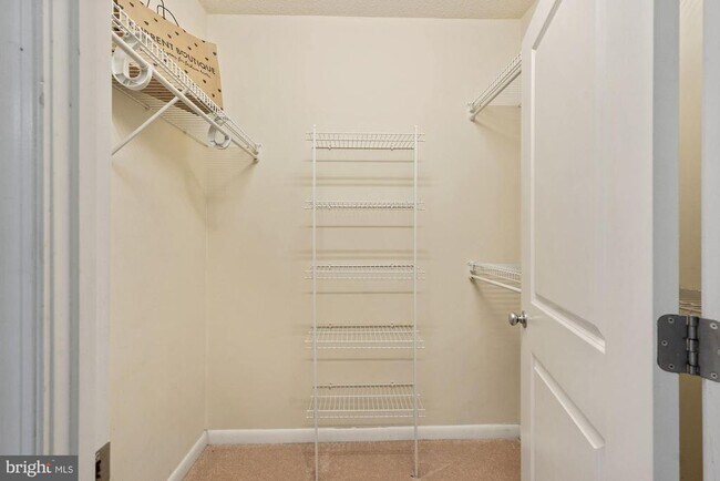 Building Photo - 851 N Glebe Rd