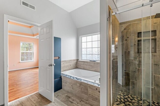 Building Photo - Luxury Living in High Point NC