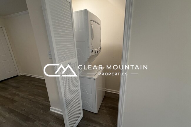 Building Photo - Downtown Greer Living! Renovated 2BR Townhome with Modern Finishes