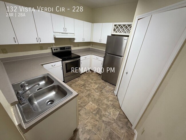 Building Photo - 132 Vista Verdi Cir