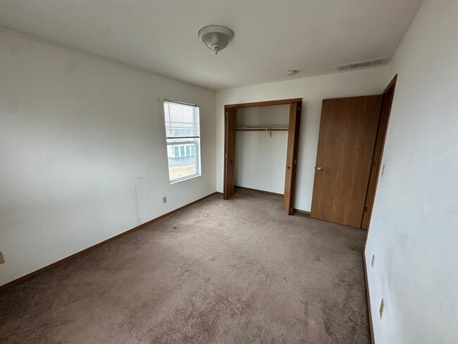 Building Photo - 432 Wyman St