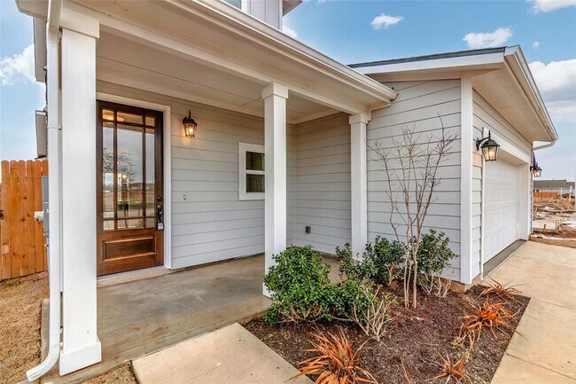 Building Photo - 113 Watercourse Wy