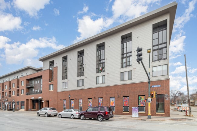 Building Photo - Arts Quarter Lofts