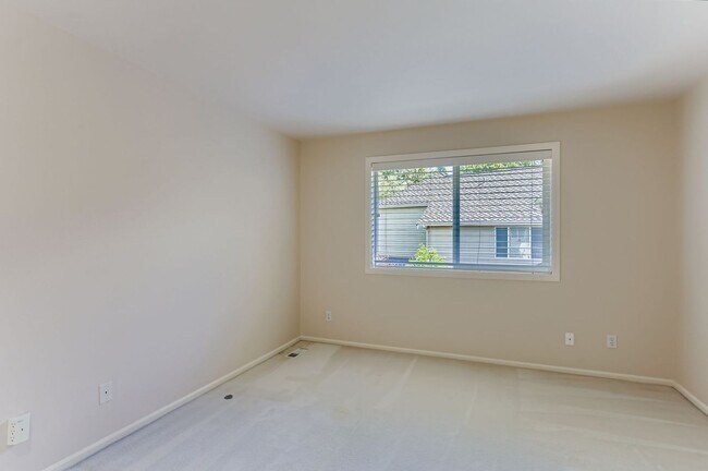 Building Photo - 5bd/2.5ba Sammamish House