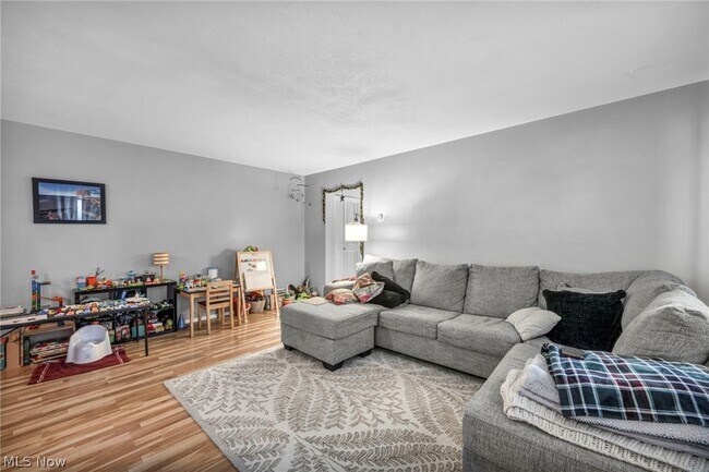 Building Photo - 5200 Royalton Rd