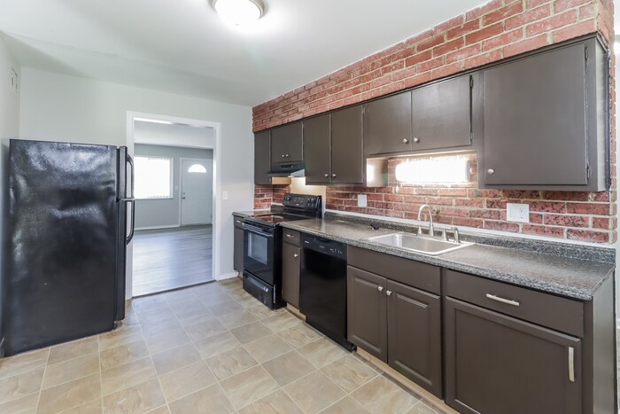 Building Photo - 2372 Bluelark Dr