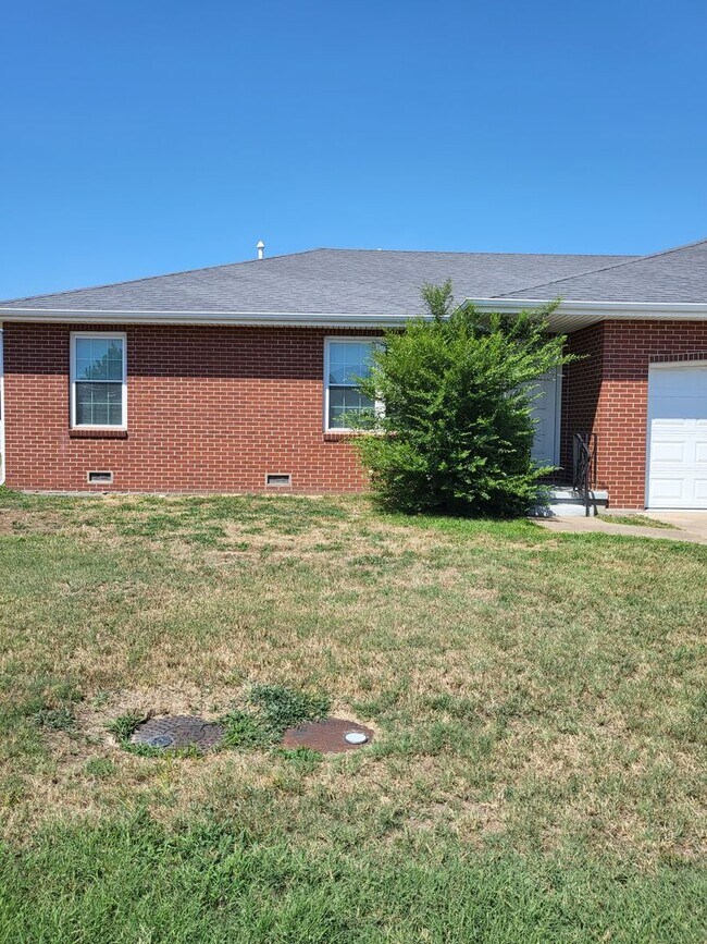 Building Photo - Chris Lane Duplex