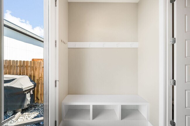 Building Photo - 3BD, 4BA Sunnyside Home With Office and Rooftop Deck