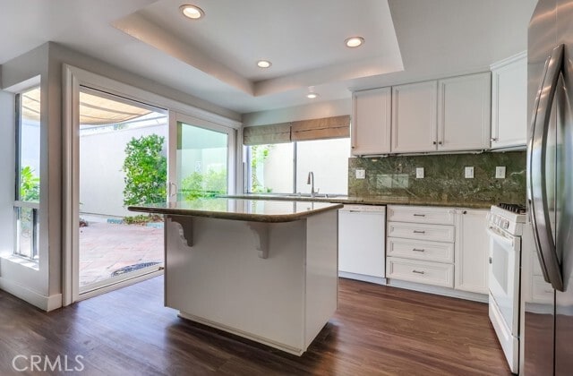 Building Photo - 7030 Seawind Dr