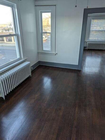 Building Photo - 2295 E Main St