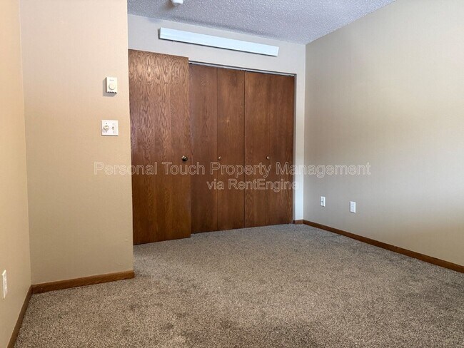 Building Photo - 2733-33 1/2 Avenue S