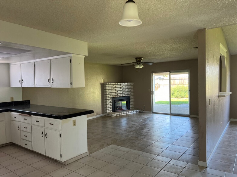 Building Photo - 1477 Hampton Way