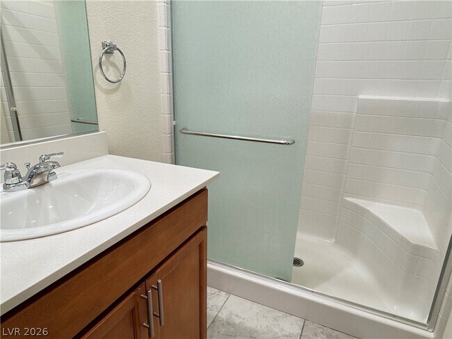 Building Photo - 5573 Anshan St