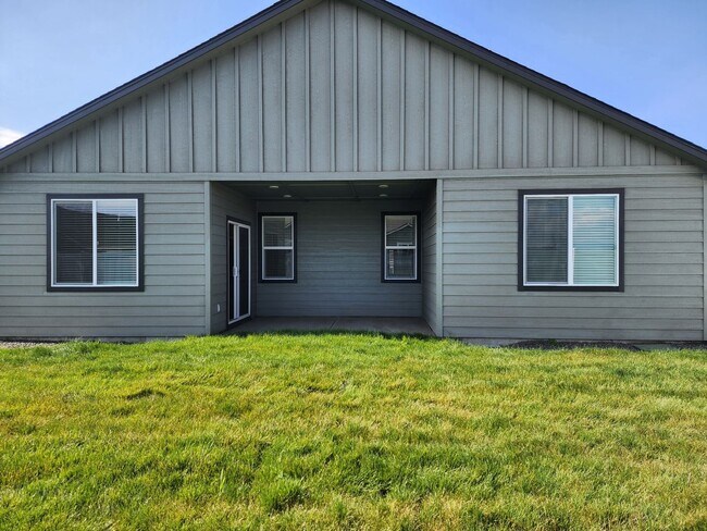 Building Photo - Brand New Rathdrum Rancher