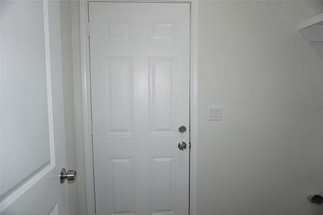 Building Photo - 9980 Calendar St