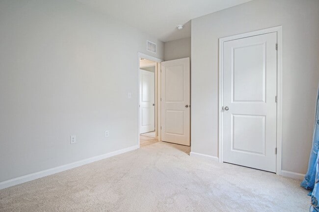 Building Photo - 3 Bedroom 2 Bathroom Single-Family Home No...