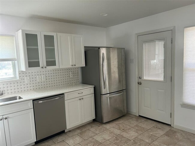 Building Photo - 5301 Ravensdale Ln