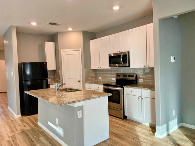 Building Photo - 8014 Chanting Bnd