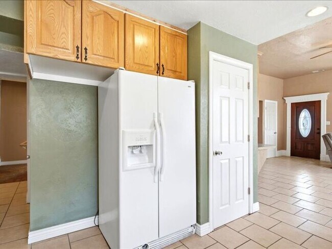 Building Photo - North Salt Lake 4 bed 3 bath home