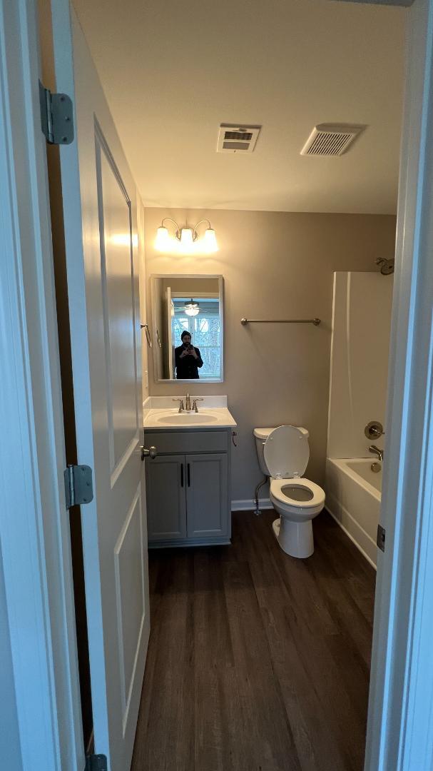 Building Photo - 724 Commerce St