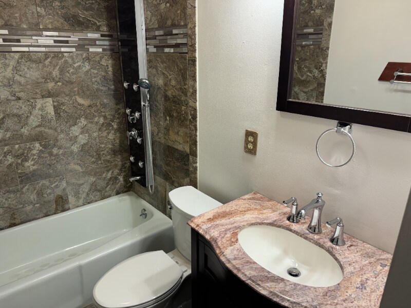 Building Photo - 117 York Rd