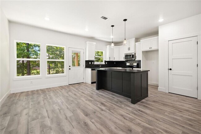 Building Photo - 4 Leven Ln