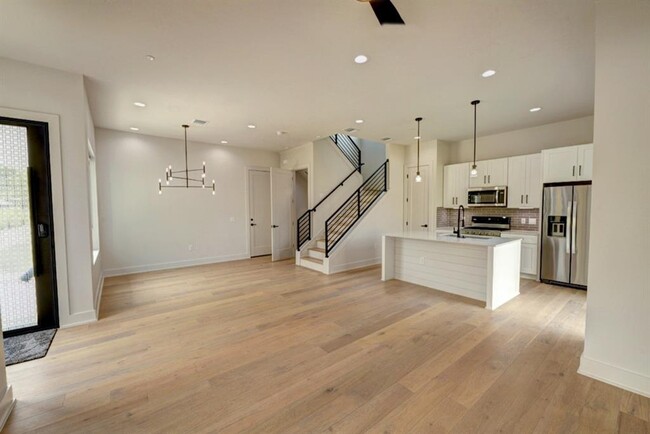Building Photo - 4424 Hank Ave