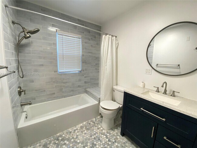 Building Photo - 4600 NE 1st Ave