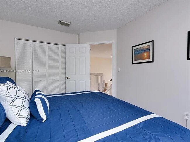 Building Photo - 1590 Seagrape Way