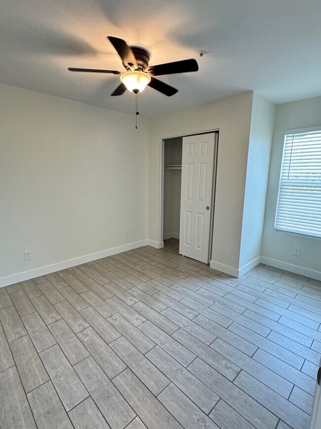 Building Photo - 366 N Delaware St