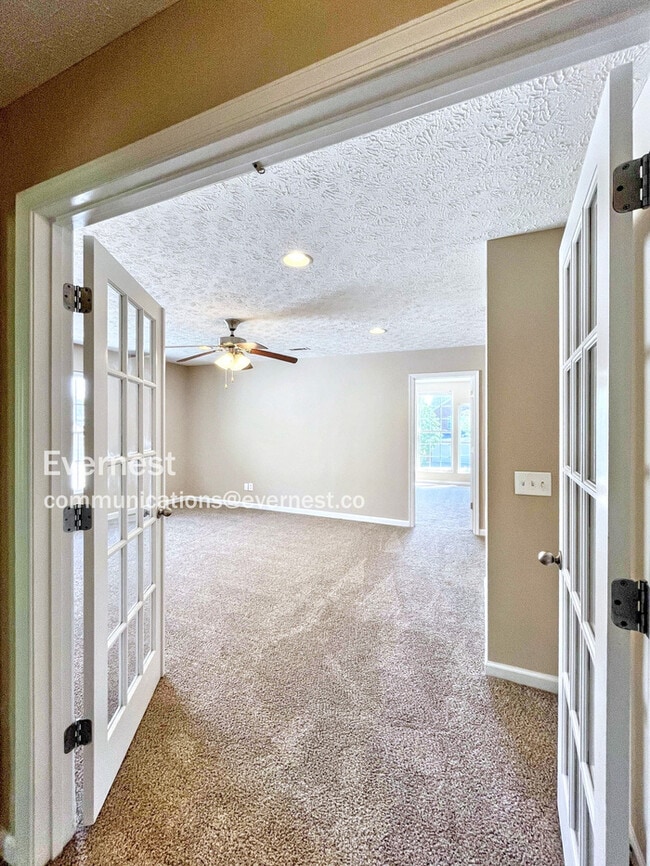Building Photo - 5005 Cobblestone Creek Dr