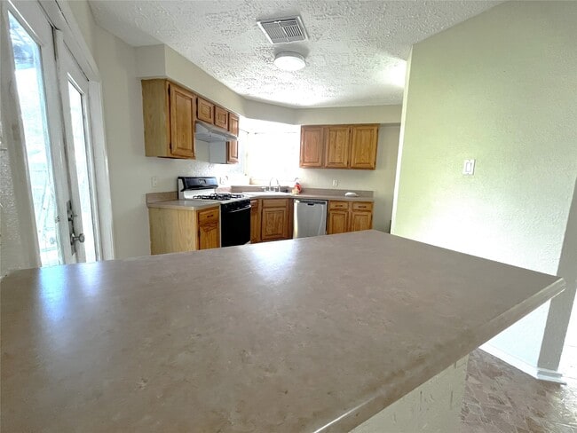 Building Photo - 339 El Toro Ln