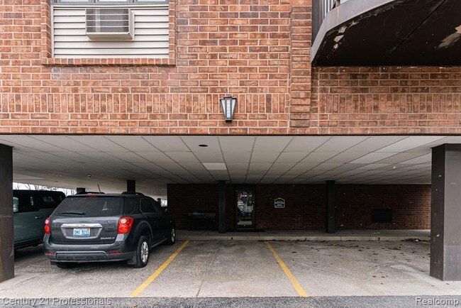 Building Photo - 35300 Woodward Ave