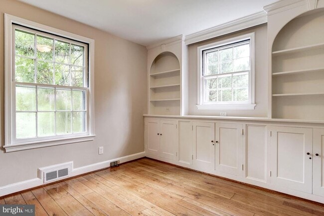 Building Photo - 5013 Brookdale Rd