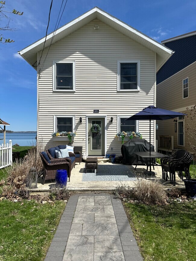 Road side deck - 5311 N Point Dr