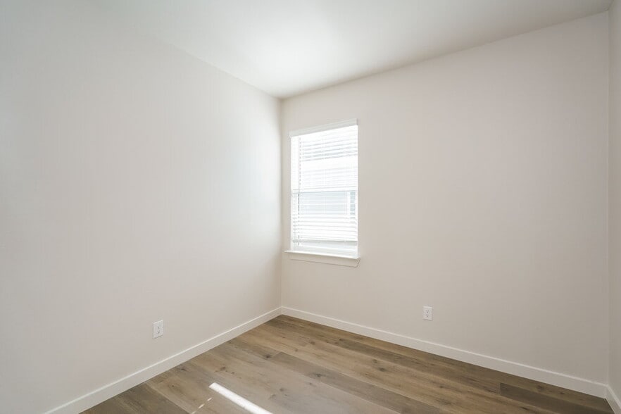 Building Photo - 1312 Tilton Dr