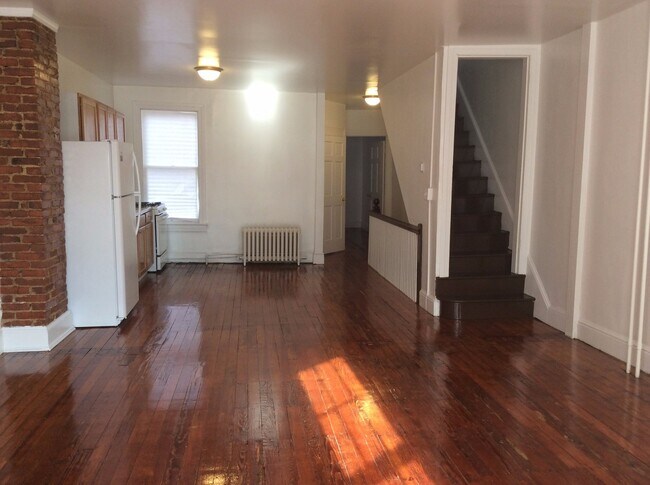 Building Photo - 3 bedroom apartment in York City SD