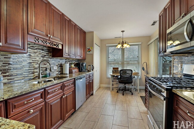 Building Photo - 1300 Cromwell Ct