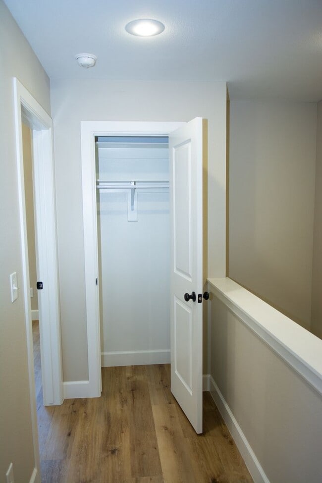 Building Photo - New 3 Bedroom / 2.5 Bathroom Townhome in Decatur!