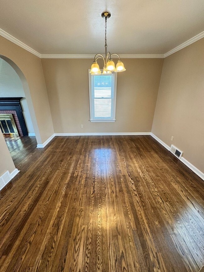 Building Photo - 625 Churchill Rd